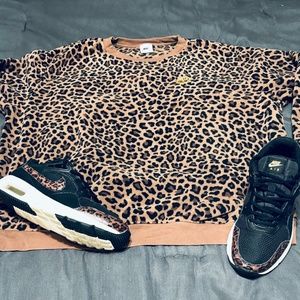 Nike Sweatshirt with Matching Nike Air Max sneakers